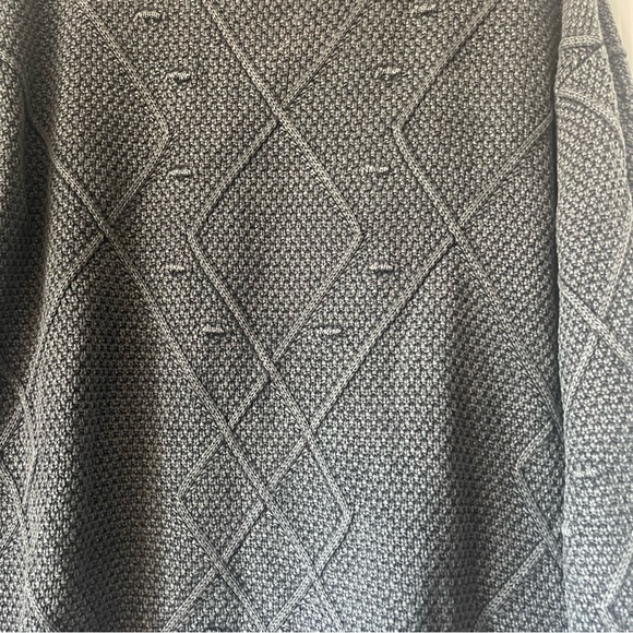 Like new For The Republic textured black gray sweater M - Picture 6 of 6